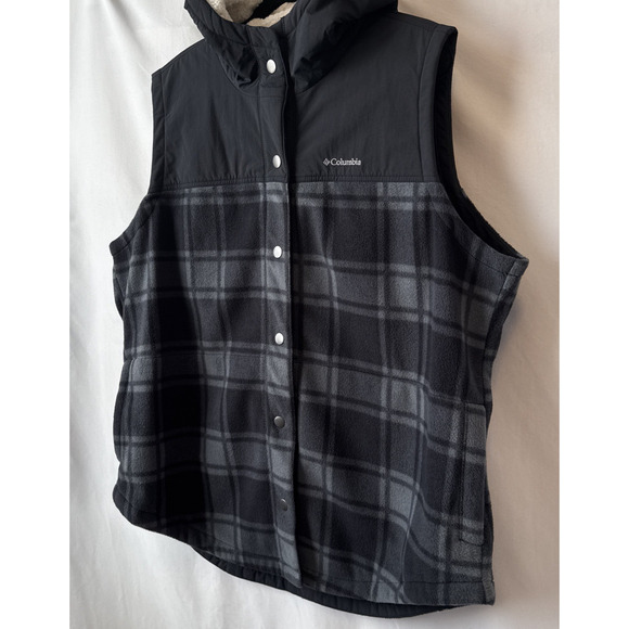 Columbia Benton Springs Women's 1X Outdoors Overlay Plaid Sherpa Hood Snap Vest - Picture 2 of 9